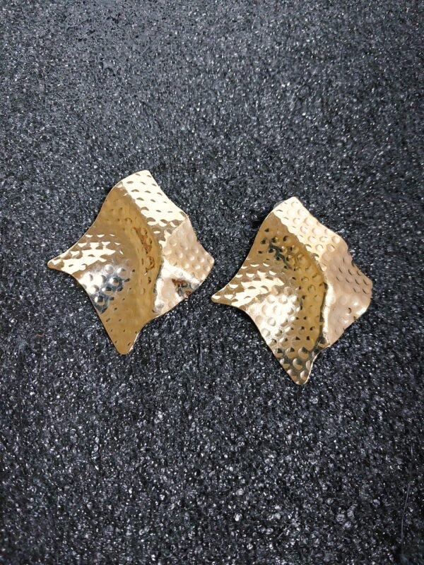 Textured wrinkle dangles - Image 4
