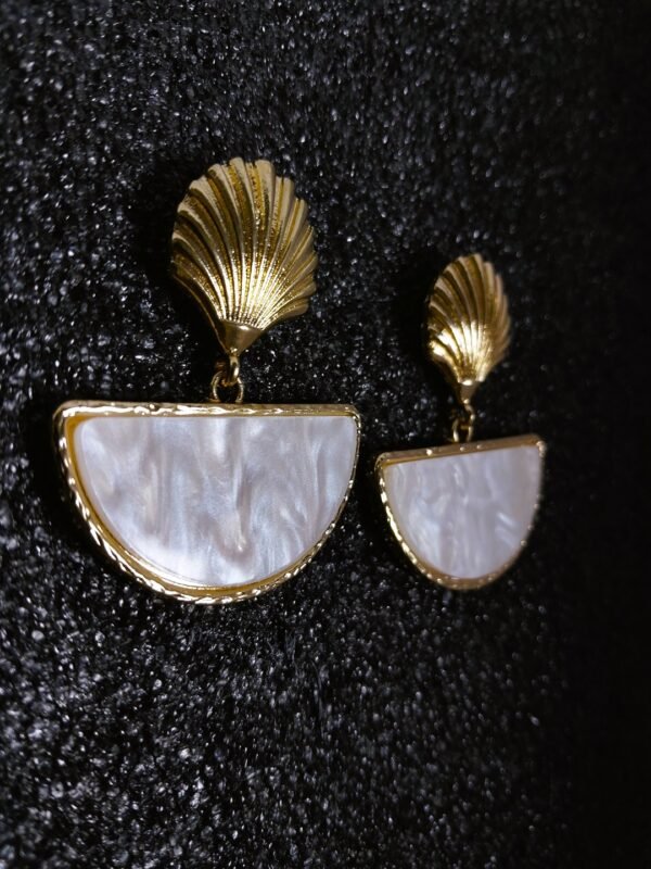 Shell and MOP dangler earrings - Image 5